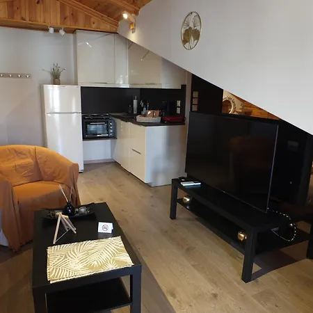 דירה Elenic Loft טריפוליס